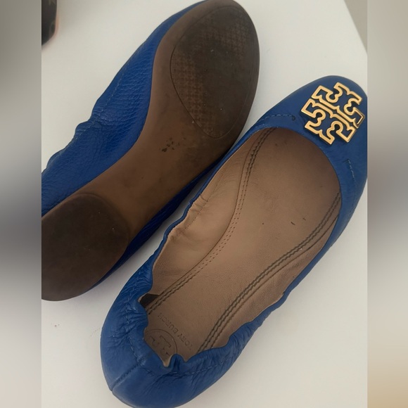 Tory Burch Blue Ballet flats with Gold Hardware - Picture 6 of 9